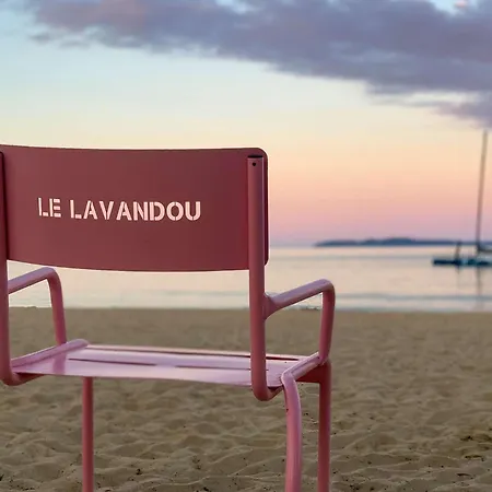 Apartment Select'sohome - Pour 4 Personnes Avec Jardin Prive Au Coeur Du Lavandou ! - Lo Casau *